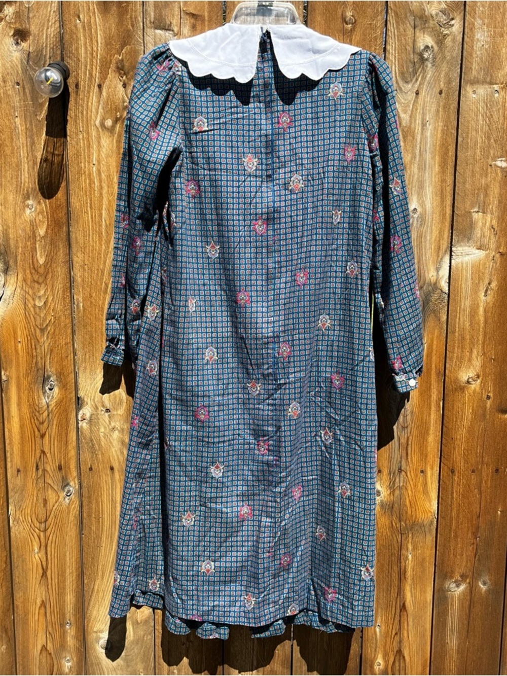 70s Vintage Toni Lynn Green Pattern Long Sleeve Midi Dress with White Collar - Picture 5 of 7